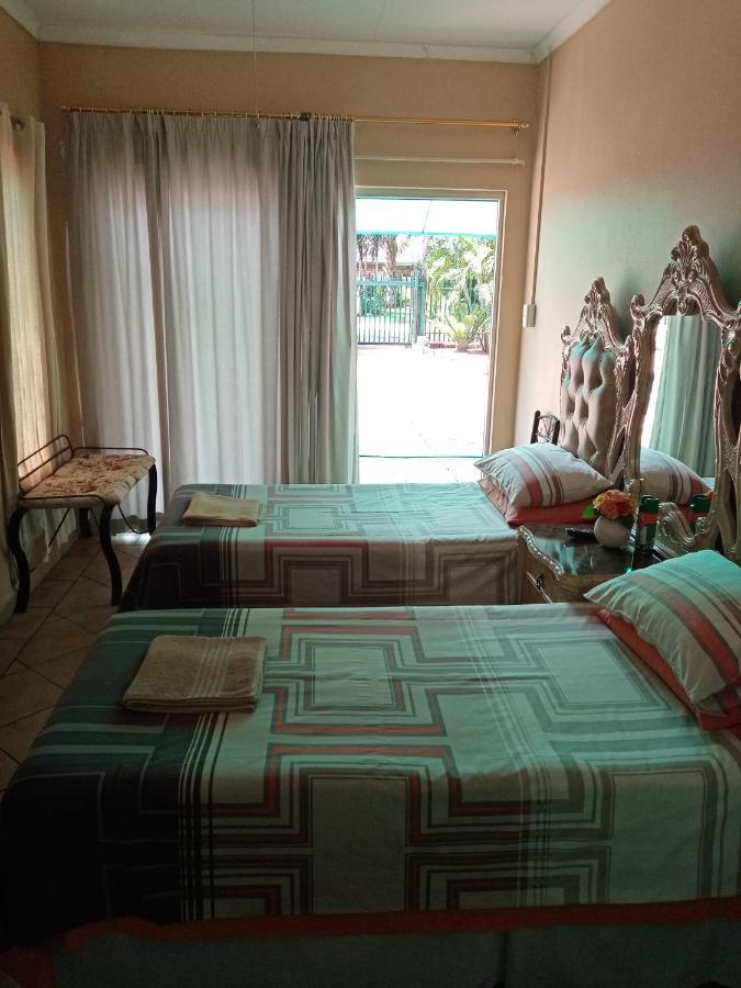 De La Rose Guesthouse Lephalale Zewnętrze zdjęcie