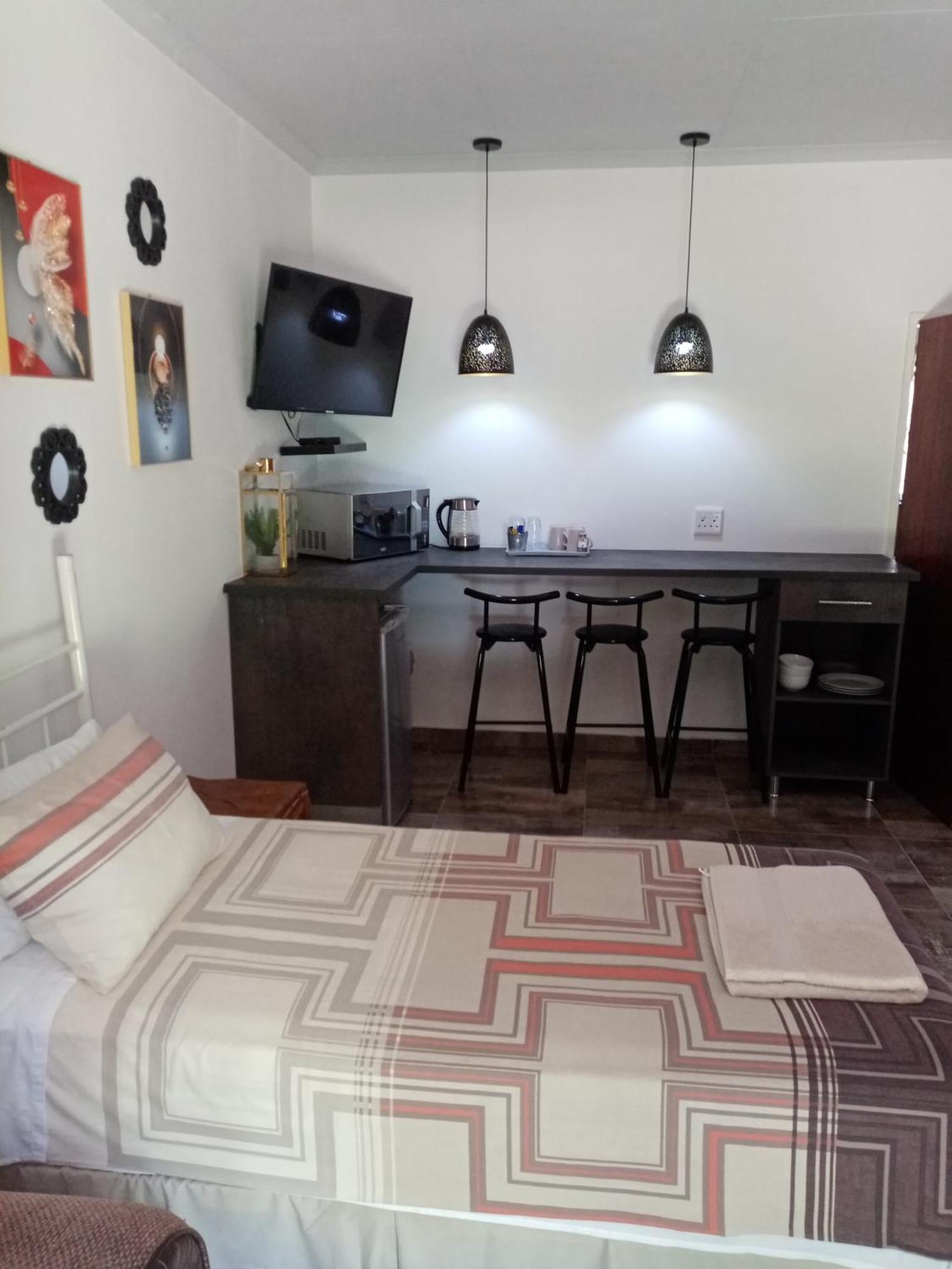 De La Rose Guesthouse Lephalale Zewnętrze zdjęcie